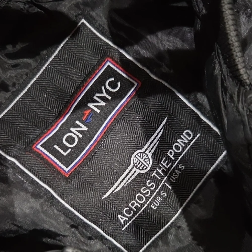 LON NYC Across The Pond Classic Black Quilted Bomber Jacket Size Small - Picture 2 of 9